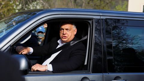 FOTO ⟩ Izšķirošs brīdis: Ungārijā sākusies balsošana parlamenta vēlēšanās