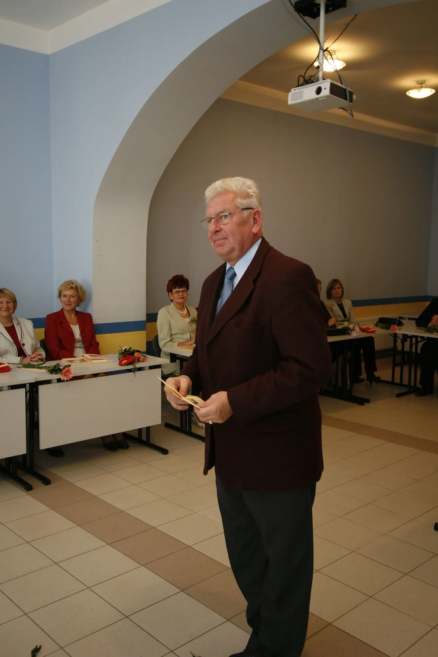 23 aastat Valga gümnaasiumi juhina töötanud Raimond Lutsule jääb käesolev õppeaasta kooli eesotsas viimaseks.