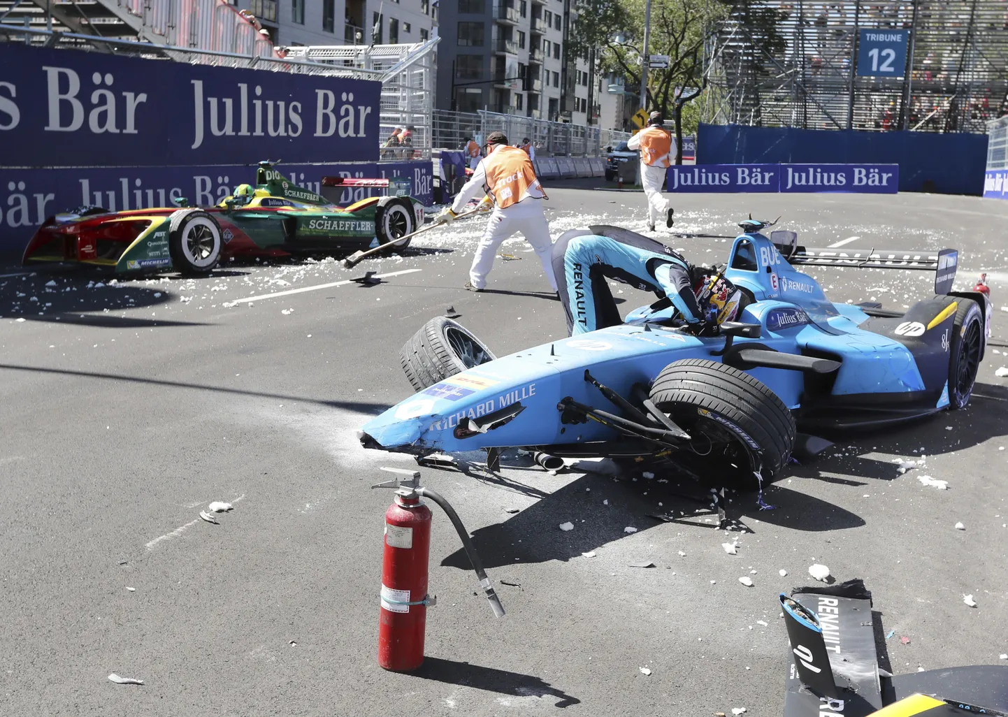 Kvalifikatsioonis tehtud sõiduviga rikkus Sebastien Buemi võistluse.