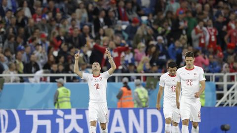 Blogi ja galerii: Shaqiri 90. minuti värav tagas Šveitsile haaravas kohtumises Serbia üle võidu