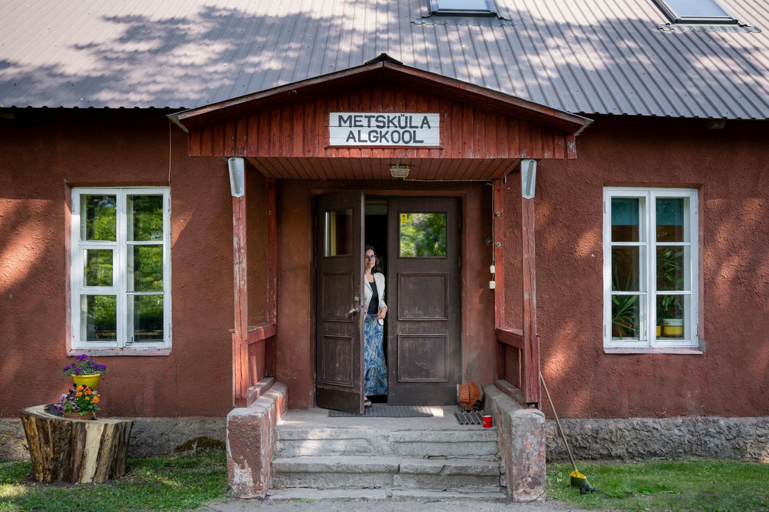 The door of Metsküla school will remain closed this fall.