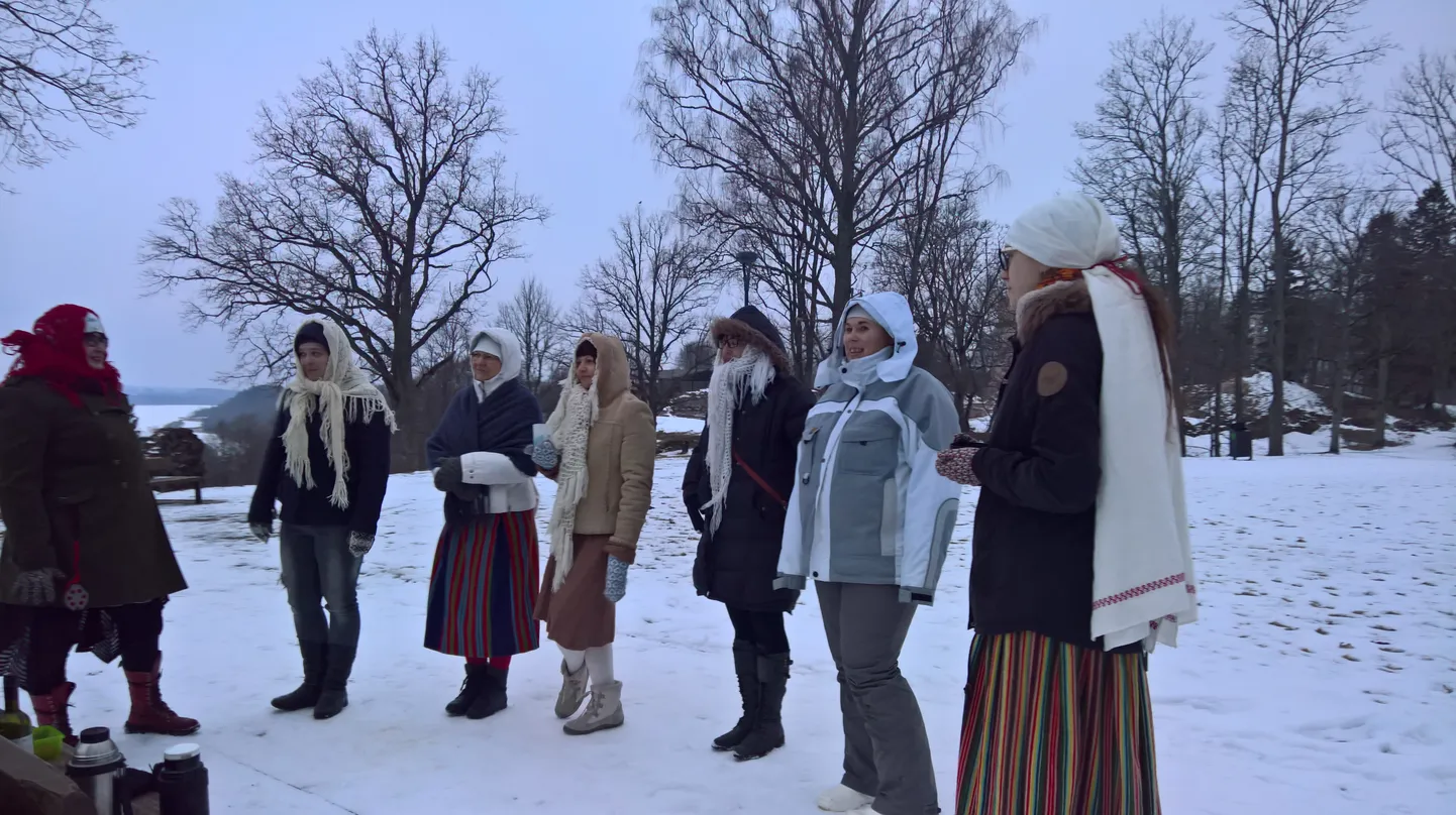 Maarjapäev on naiste püha.