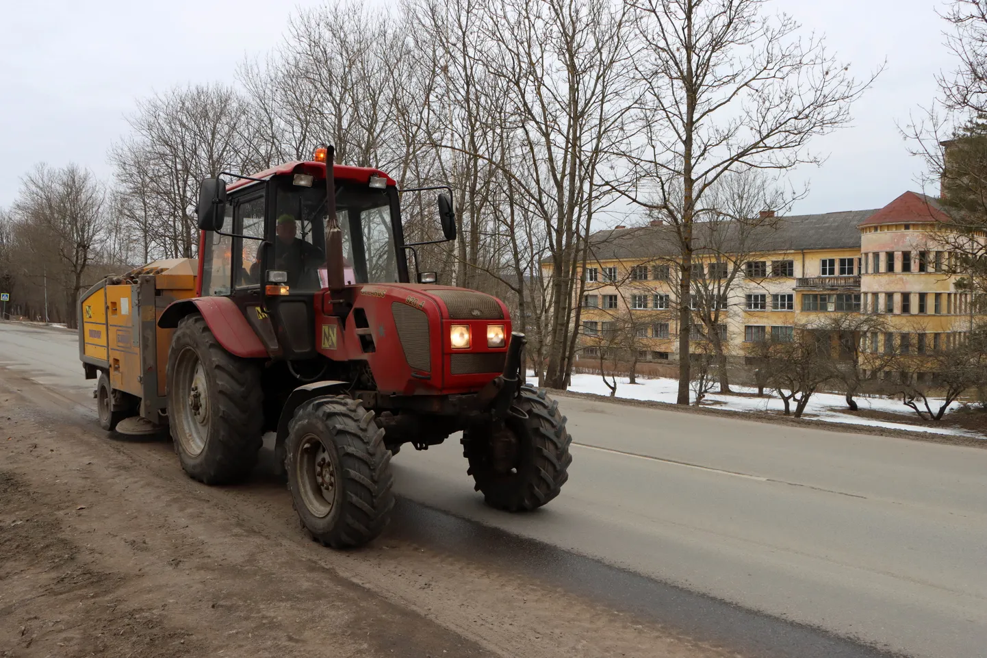 Riigikontroll leiab, et konkurentsi soosimine tänavate hooldusel võimaldaks Kohtla-Järve linnal säästa maksumaksja raha.