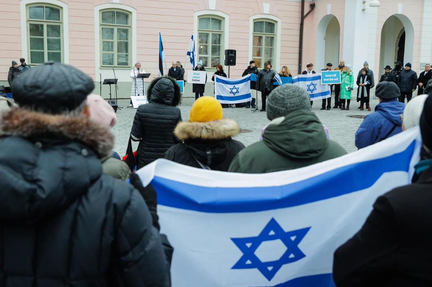 Jeruusalemma Rahvusvahelise Kristliku Suursaatkonna Eesti osakond ehk Iisraeli keskus ning mitmed ühingud korraldasid pühapäeval Toompeal Iisraeli toetuseks meeleavalduse.