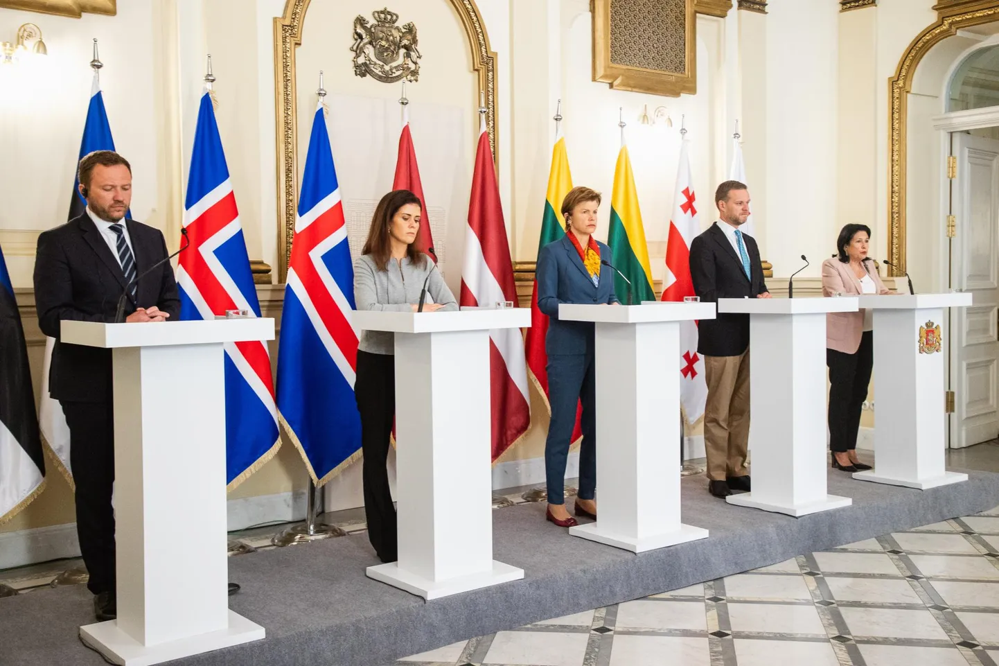 Balti riikide ja Islandi välisministrite pressikonverents Gruusia presidendi palees.