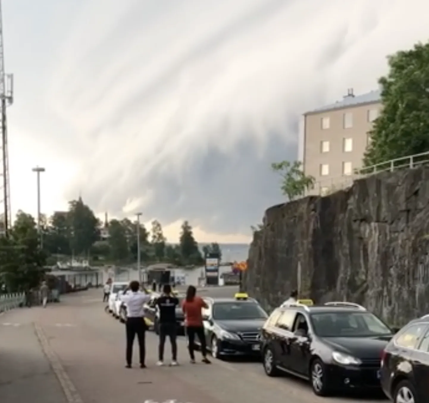 Kaunis vaatemäng Helsingi kohal