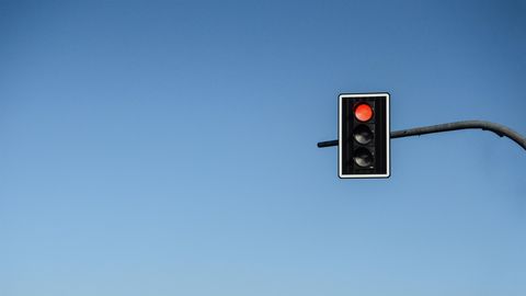 Anekdoot: jalgrattaga punase tule alt läbi