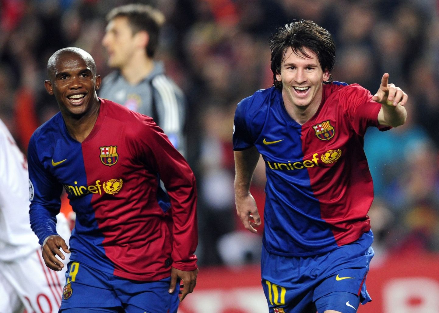 Lionel Messi (paremal) ja Samuel Eto'o veel klubikaaslastena FC Barcelonas 2009. aasta aprillis