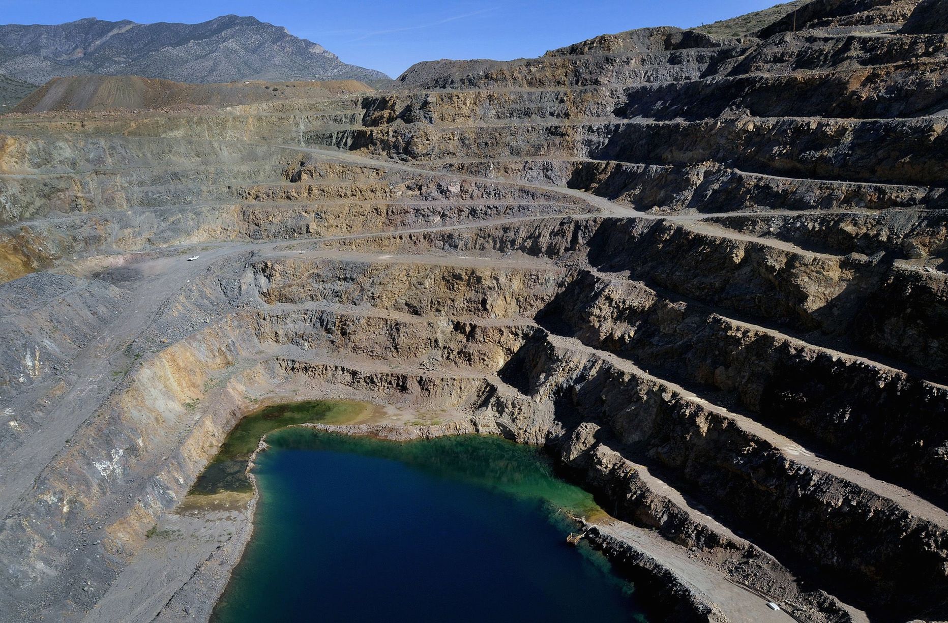 Molycorpi haruldaste muldmetallide kaevandus Californias.