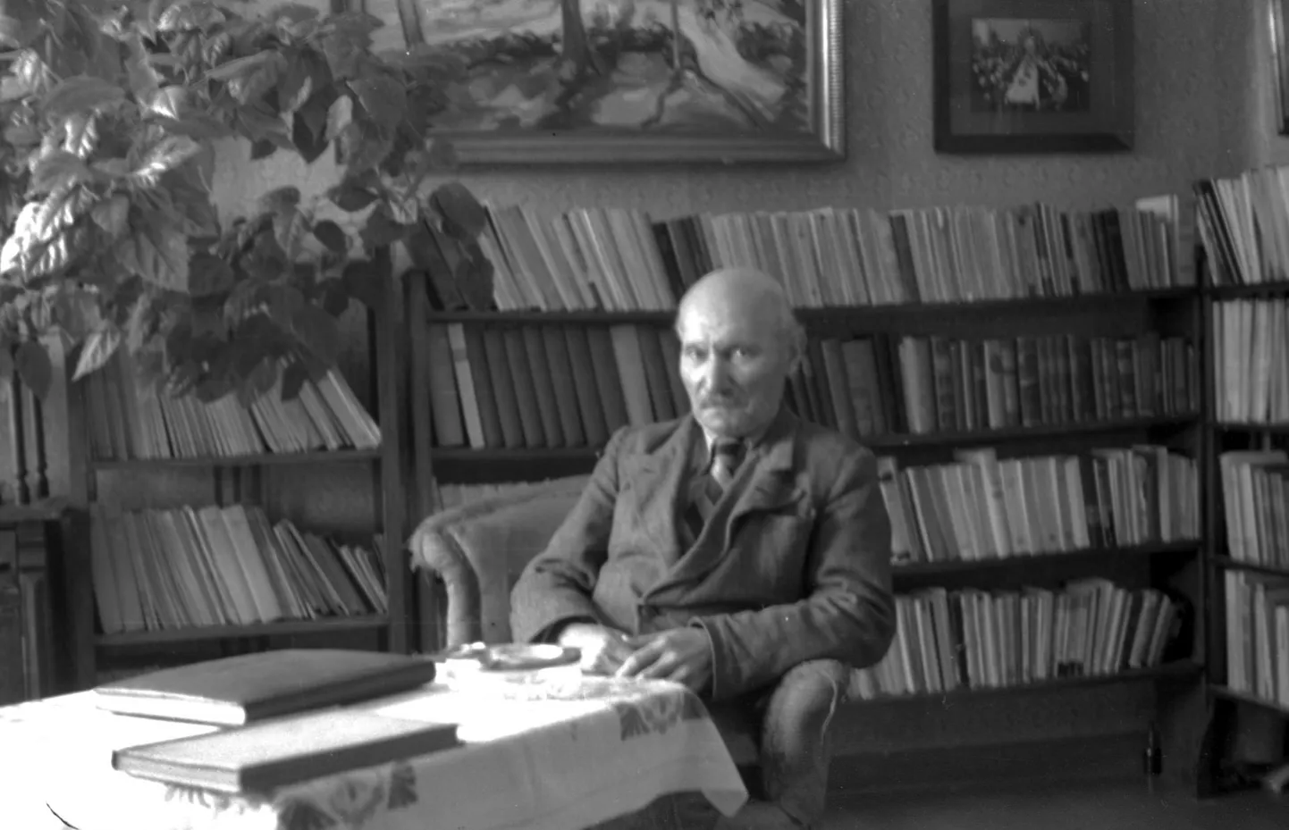 Oskar Luts arvatavasti aastal 1948.