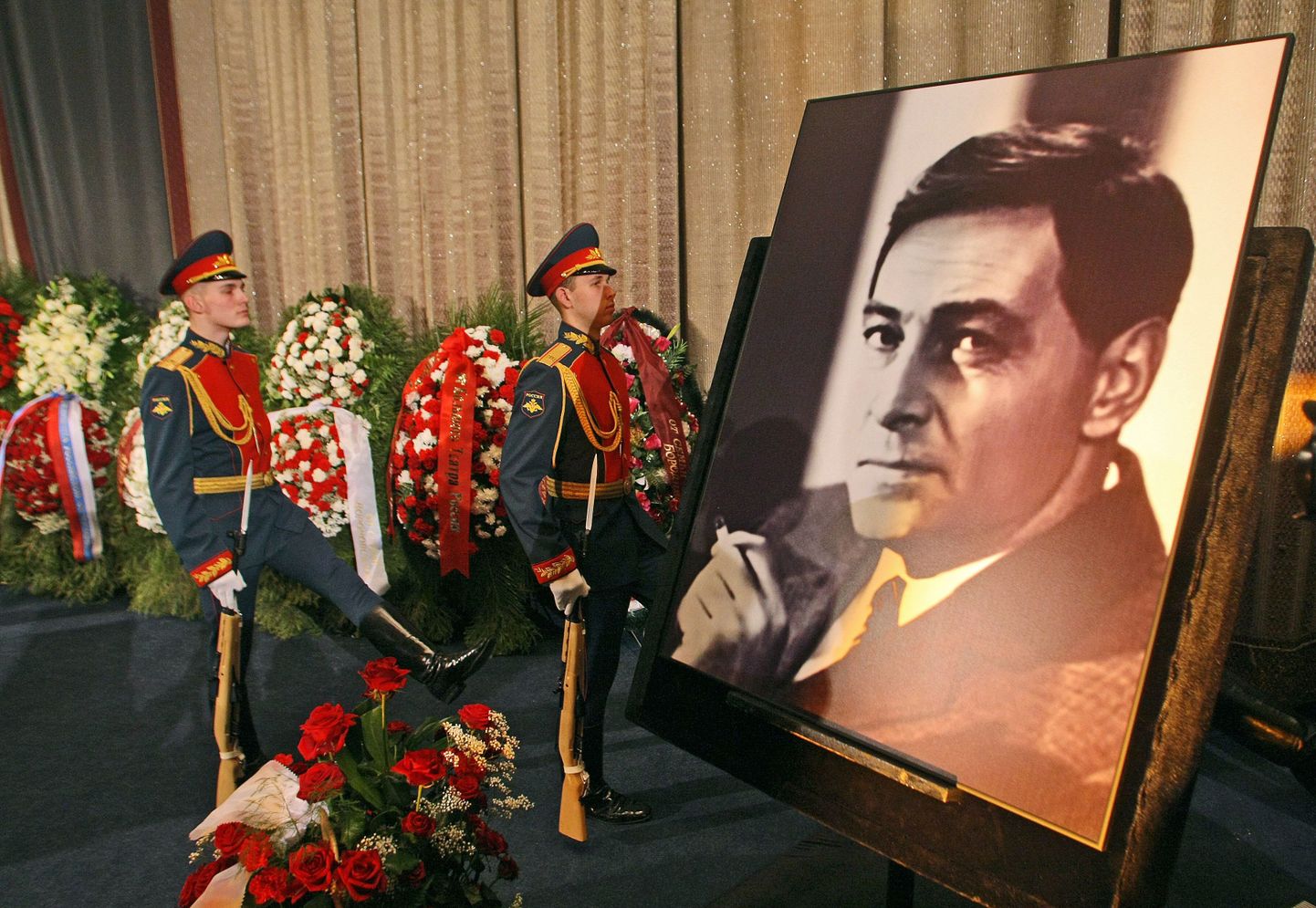 Stirlitzi ja vürst Bolkonskina miljonite inimeste mällu jäänud näitleja Vjatšeslav Tihhonovi matused Moskvas.