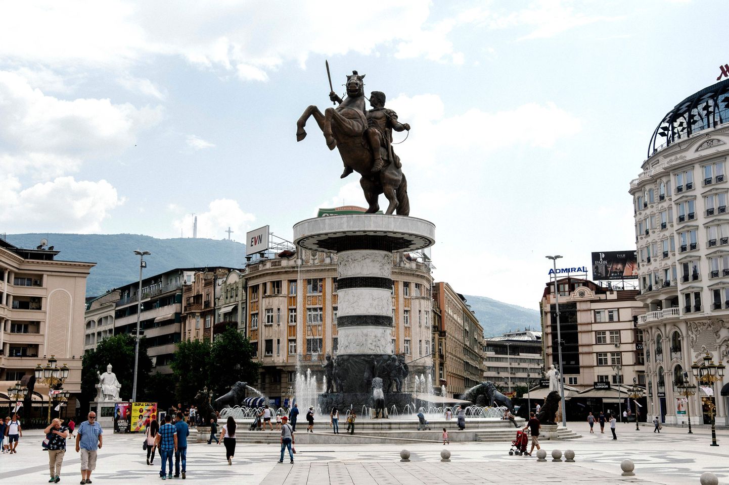 Makedoonia pealinn Skopje.