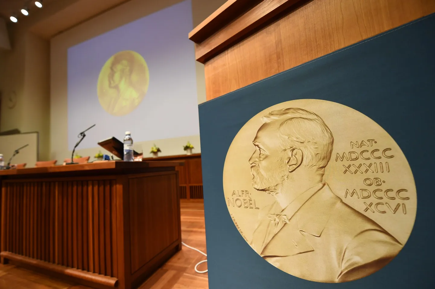 Alfred Nobeli portreega medal.