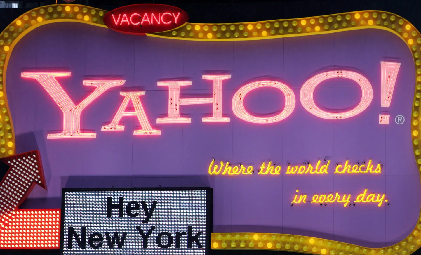 Yahoo! logo.