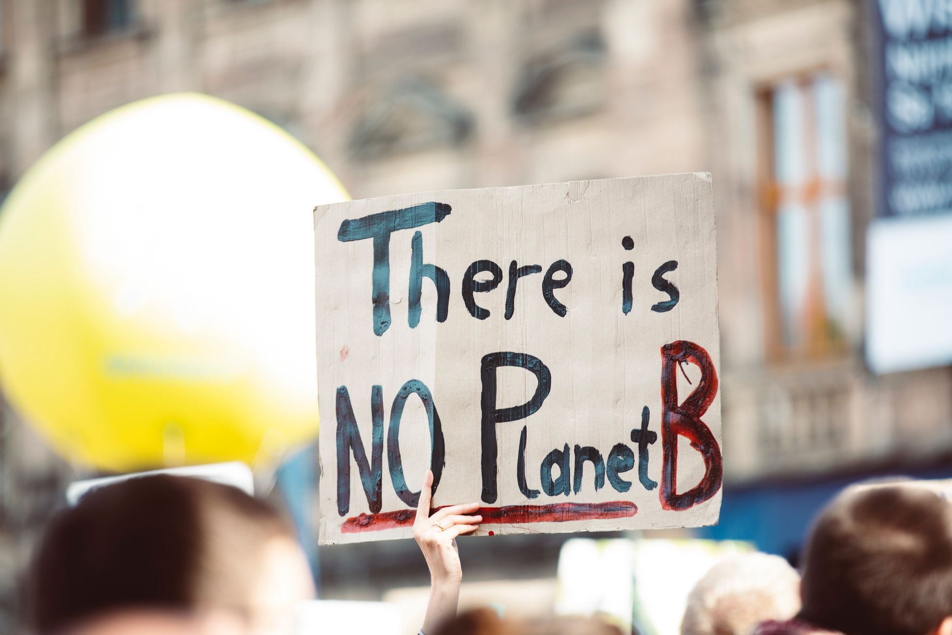 «Planeet B-d ei ole olemas» - otsetõlge Kliimaprotesti avaldusest, mille eesmärk on teha inimestele selgeks, et planeedi säilimine sõltub meie endi harjumustest ja käitumisest, mis vajavad kiiremas korras muudatusi.