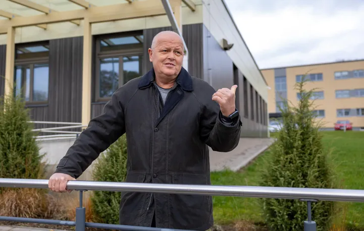 Neljanda staadiumi eesnäärmevähki põdev Andrus Nurk eelmise kuu lõpus Lääne-Virumaal Kadrinas, kus ta käis ema külastamas.