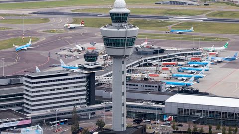 Schipholi lennujaam asub juba esmaspäeval lennufirmadelt nõudma lendude tühistamisi