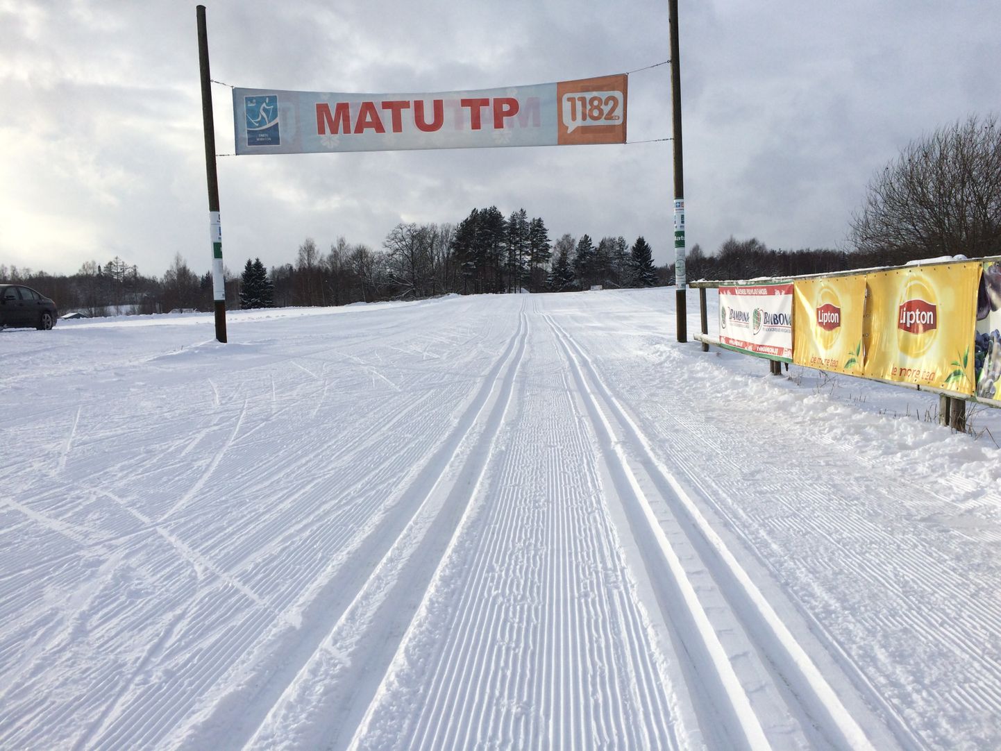 Tartu maratoni  raja Matu teeninduspunkt üleeile.