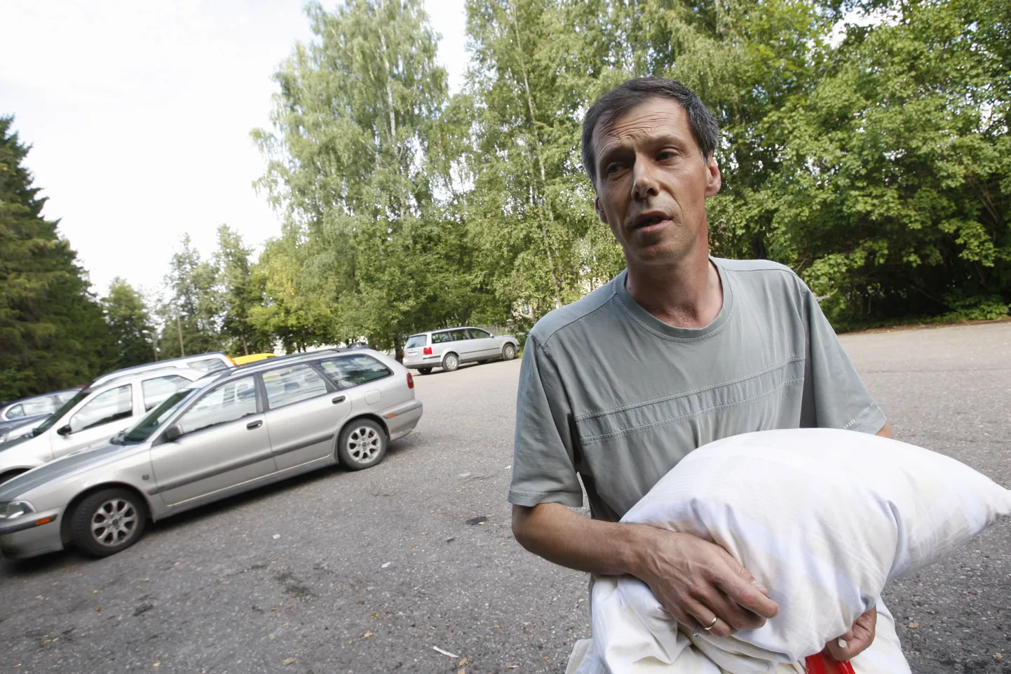 Läinud kolmapäeval viidi Milana Kaštanova Tartu spordimeditsiini- ja taastusravikeskusest täiendavatele uuringutele ja isa Vadim Kaštanov jooksis tütre padjaga autosse, et see talle järele viia.