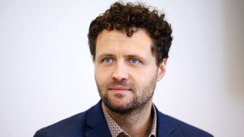 Dzintars Dreibergs izšķīries ar ilggadējo mīļoto un drīz kļūs par tēvu