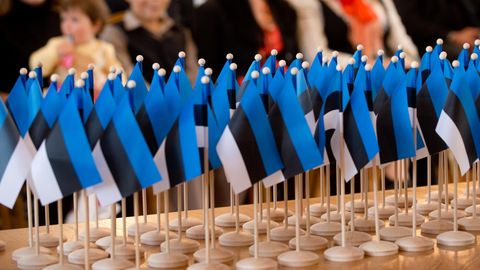 38 жителей Вирумаа получили в Йыхви свидетельства о гражданстве Эстонии