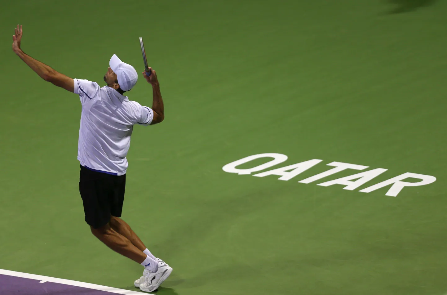 Ivo Karlovic servimas.