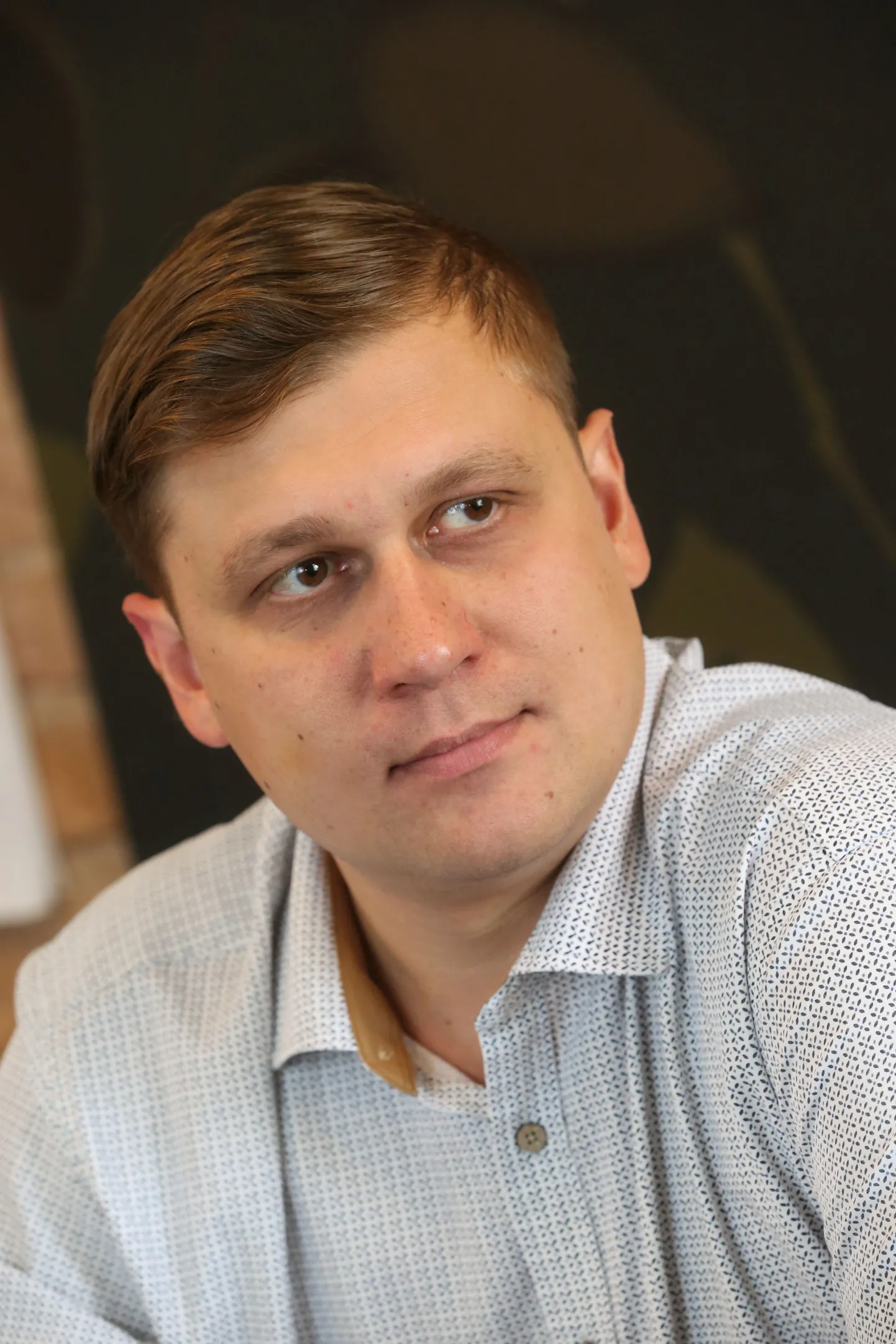 Valimisliidu Tartu Eest linnapeakandidaat Hannes Klaas (34) on ametilt Tartu ülikooli kantselei juhataja. Ta oli tudengipõlves Tartu ülikooli üliõpilasesinduse esimees ja on poliitikas olnud üle kümne aasta. Ülikoolis õppis ta avalikku haldust.