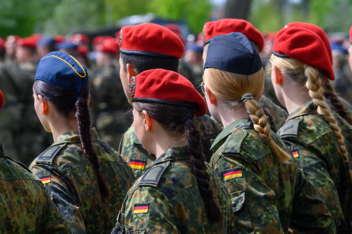 Saksa Bundeswehri sõdurid rivistusel Saksi-Anhalti liidumaal Burgis.