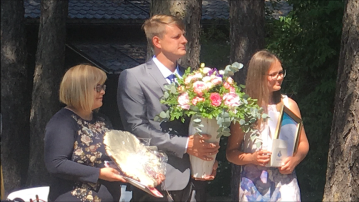 Tiitli pälvinud perre kuulub neli liiget: Ema Kristi, isa Siimo ning tütred Triinu ja Heidi.