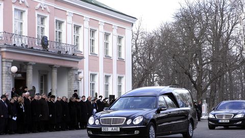 Siim Kallas saadetakse viimsele teele laupäeval Estonia kontserdimajast