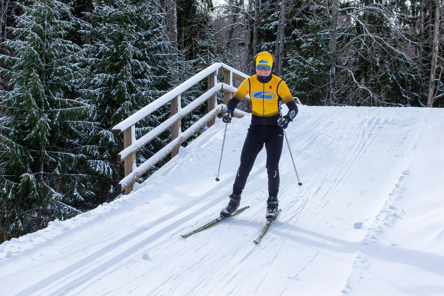 Jalgrattur Josten Vaidem oli tulnud pühapäeval Holstre-Polli suusatamisvõimalust kasutama.