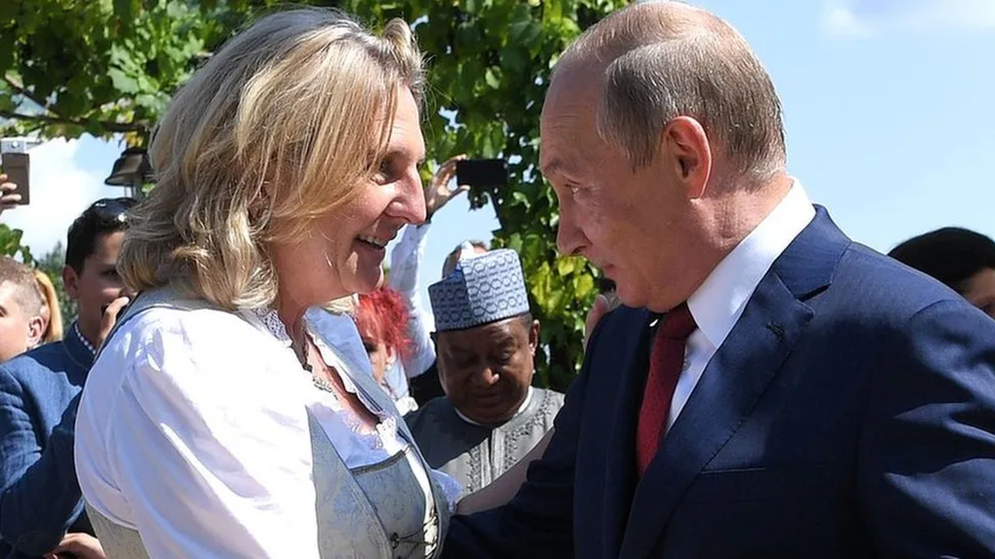 В 2018 году Владимир Путин был приглашен на свадьбу Карин Кнайсль, где танцевал с ней