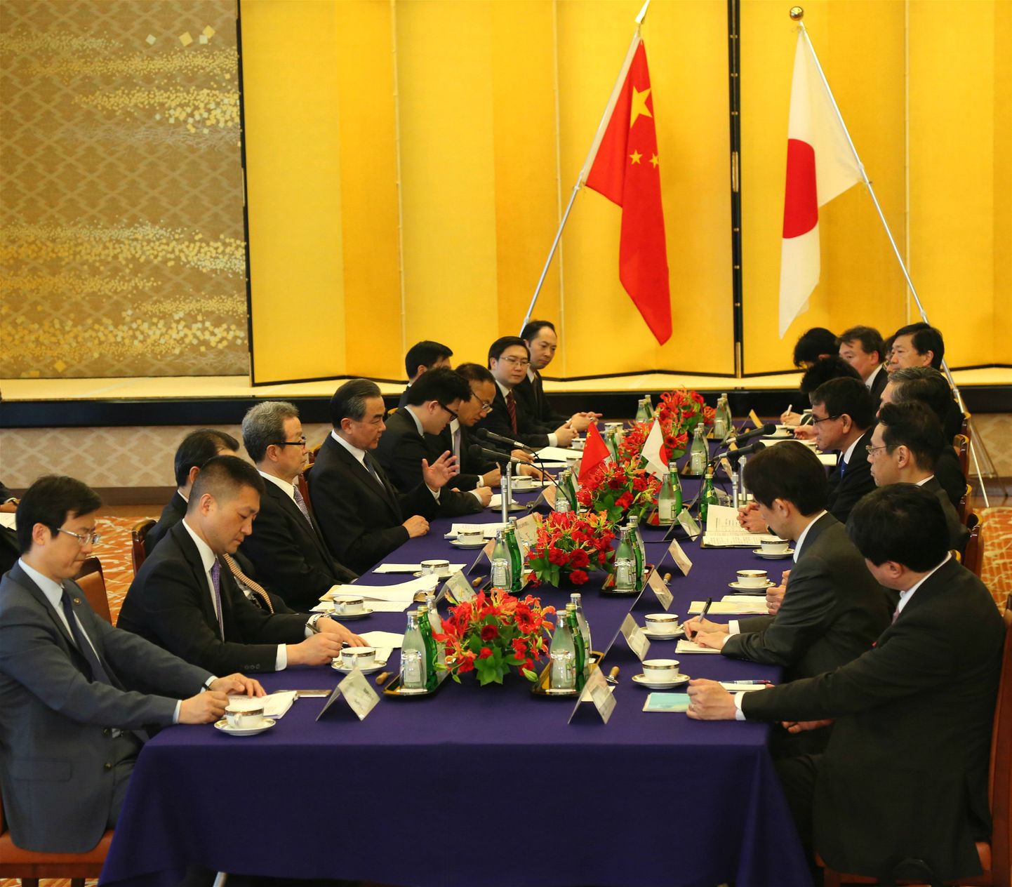 Jaapani ja Hiina välisministrite kohtumine.