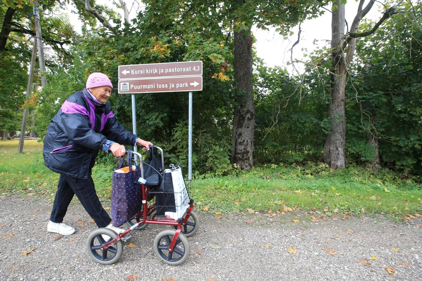 Puurmanis üle 60 aasta elanud Leida Lään liigub ringi omal jalal, vajadusel saab Põltsamaa valla abiga arstil käidud ja toidugi koju tellitud, mistõttu ta uue vallaga liitumise poolt hääletama ei tõtanud.