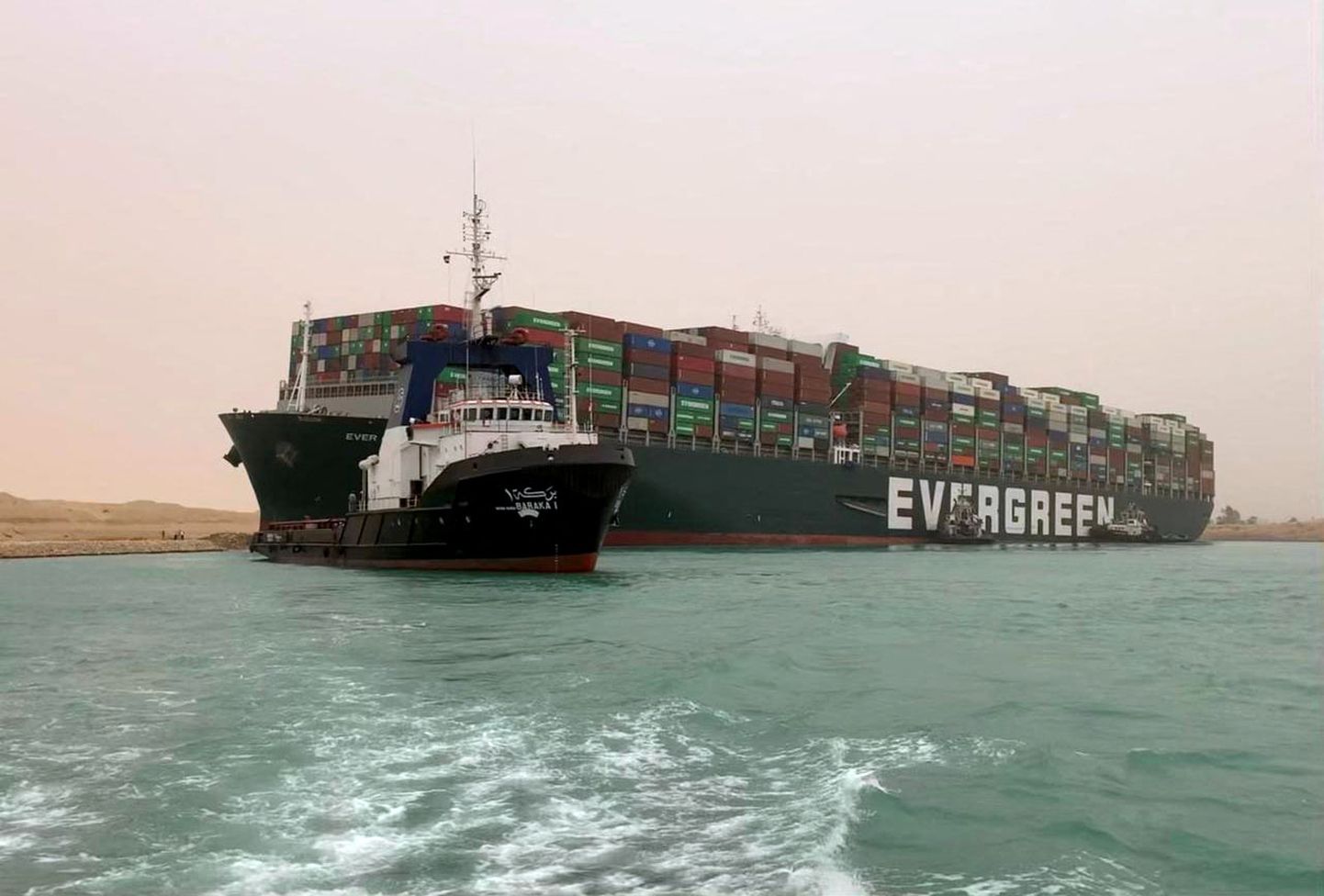 Taiwani transpordifirma Evergreen Marine konteinerlaev Ever Given sõitis Suessi kanalis madalikule