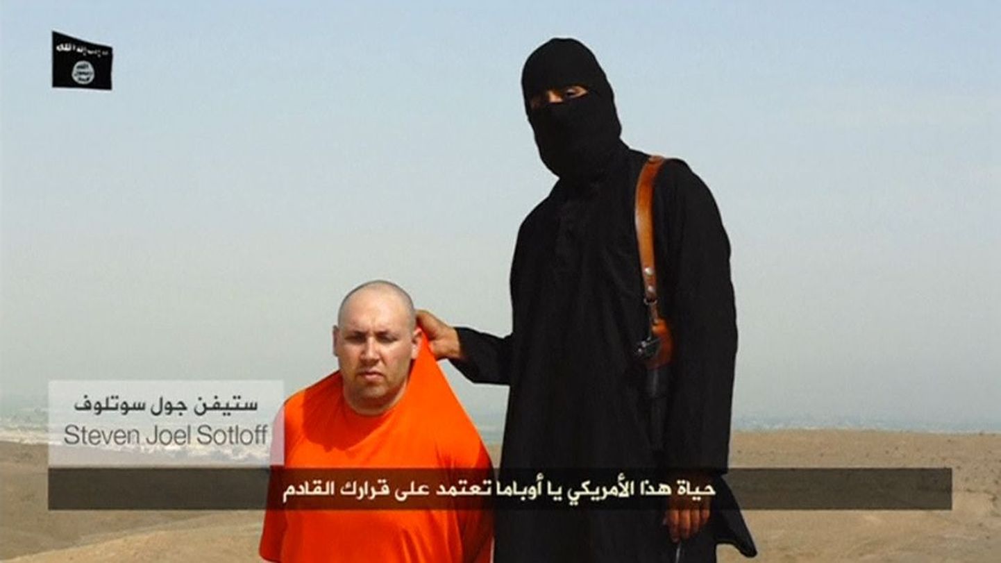 Maskis islamist koos USA ajakirjaniku Steven Sotloffiga