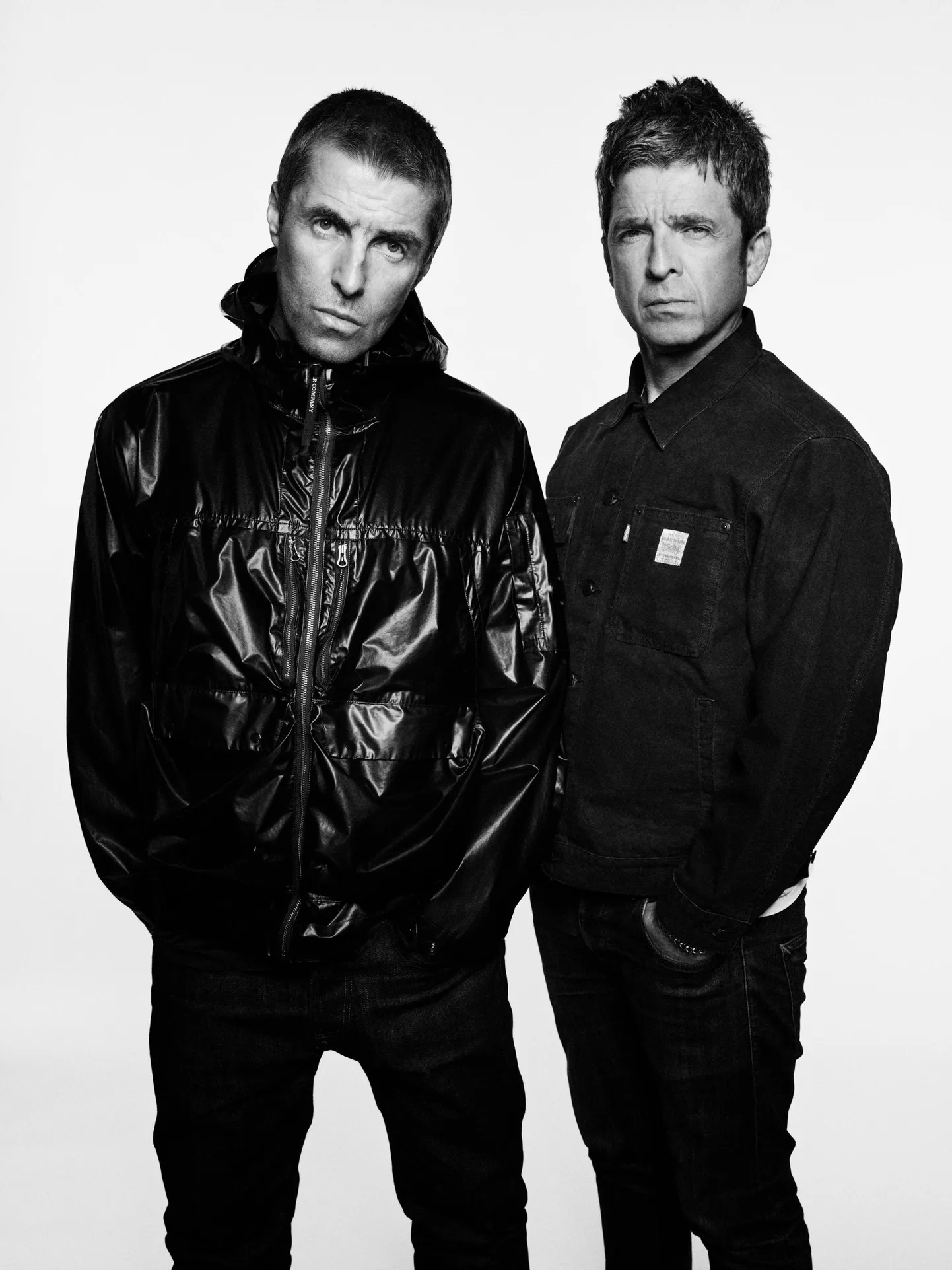 Liam Gallagher (vasakul) ja Noel Gallagher bändist Oasis.