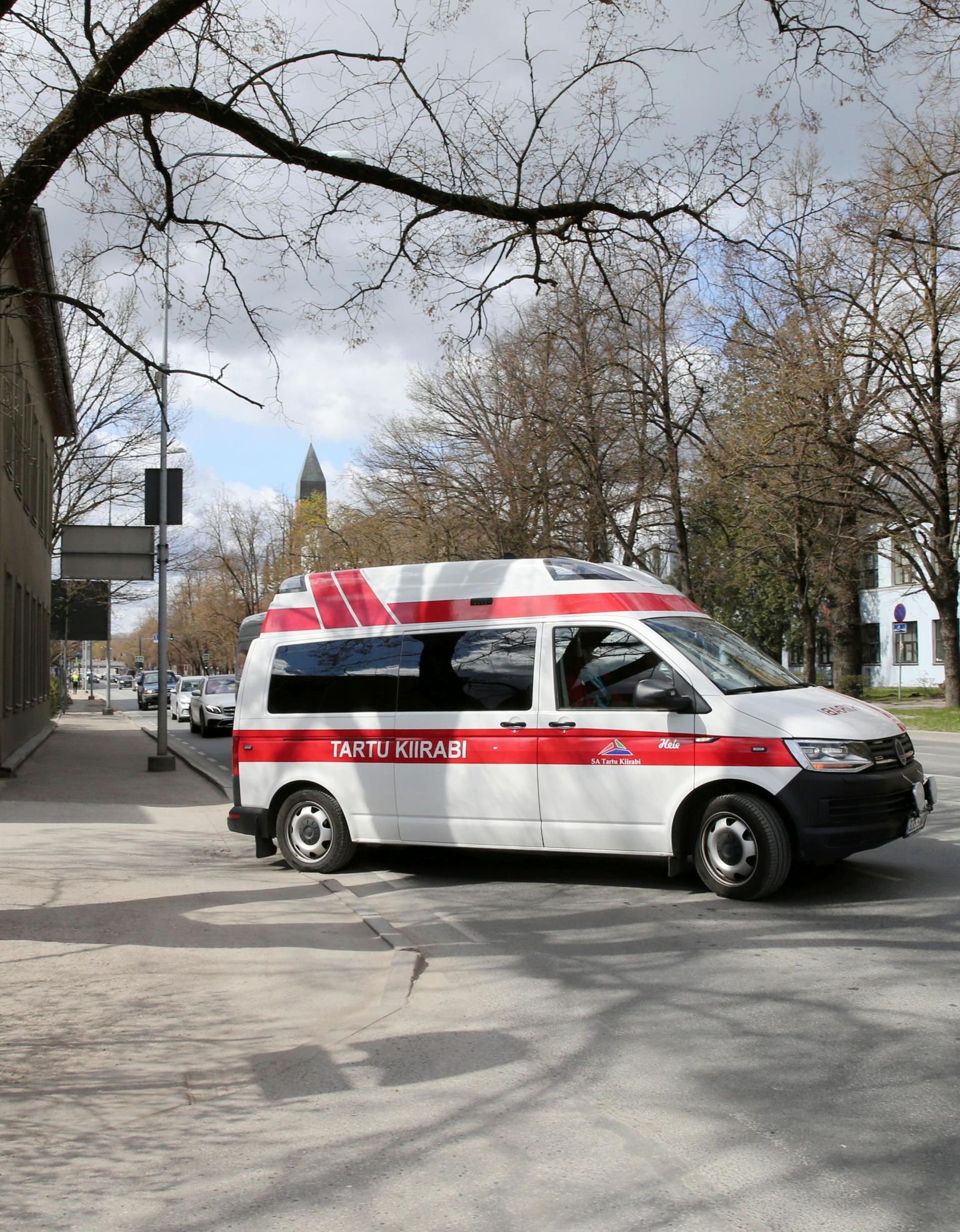 Kiirabi viis kannatanud haiglasse.