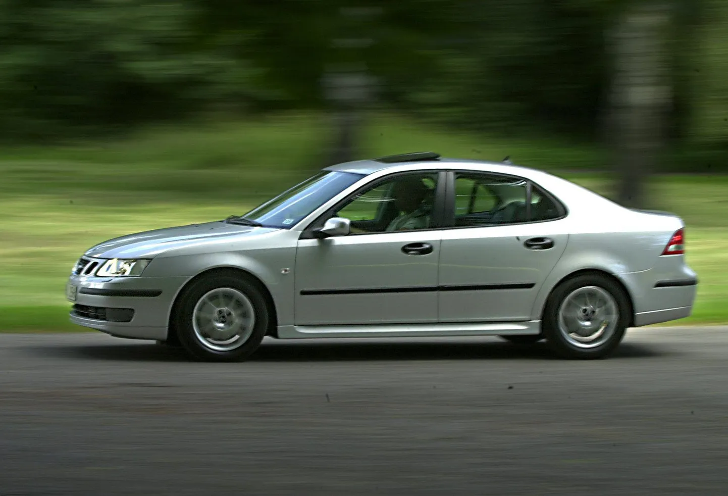 Pildil Saab 9-3, sellise välumisega mudelit toodeti aastatel 2000-2002