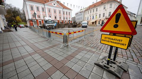 V Tartuju se je začela gradnja drsališča na Raekoja platsu