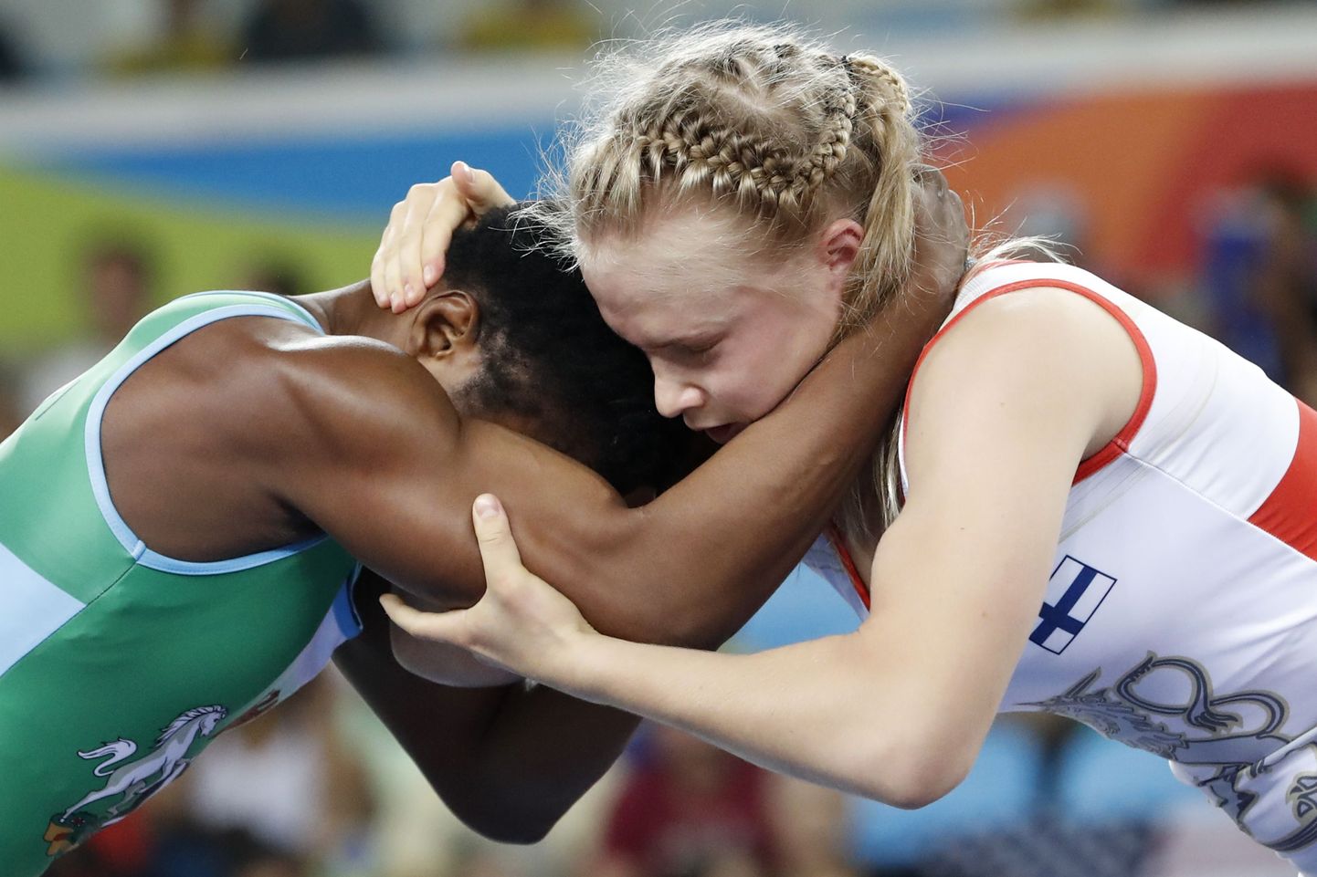Soome parim naismaadleja Petra Olli katsus 2016. aasta Rio olümpiamängudel rammu nigeerlannaga.