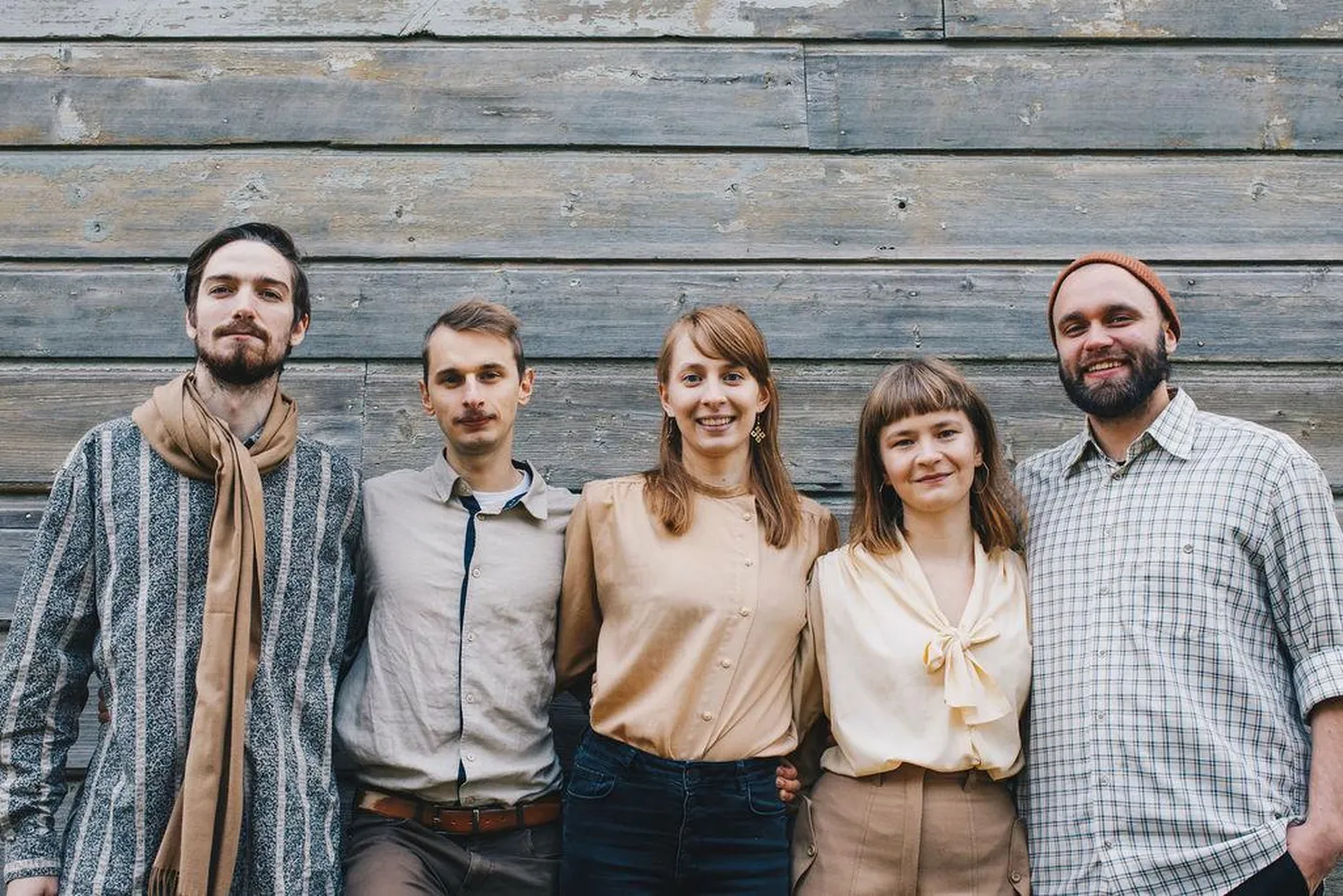 Nagy Bögö teine album kannab nime "Erinevad maailmad".