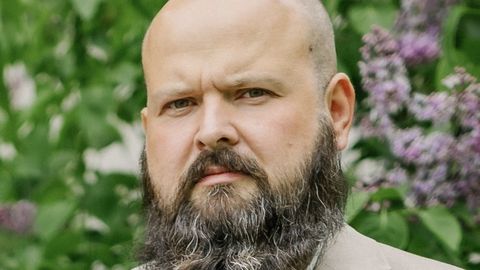 VENNO TAMJÄRV ⟩ Olge te omaette, seal saarel. Teie asjad ei huvita meid