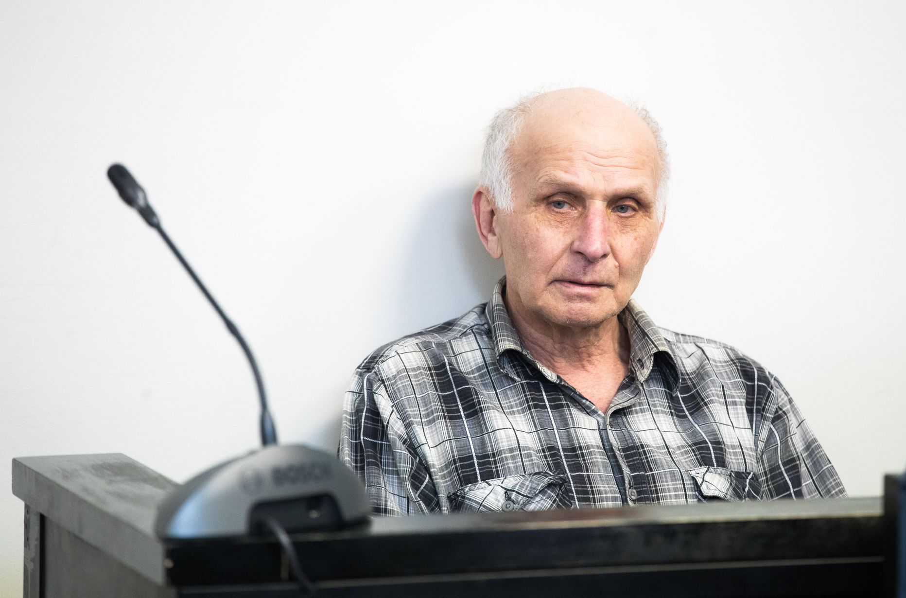Обвиняющийся в стрельбе в Копли Александр Якименко в Харьюском уездном суде.