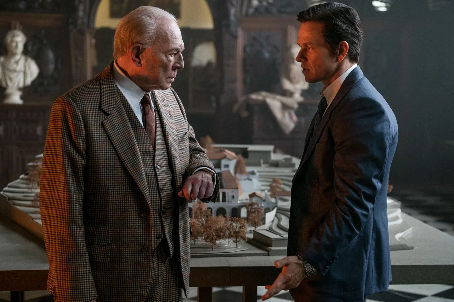 Christopher Plummer ja Mark Wahlberg filmis «All the Money in the World»