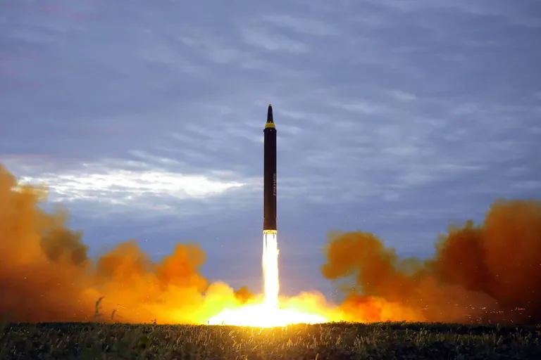 Hwasong-12 ballistiline rakett.