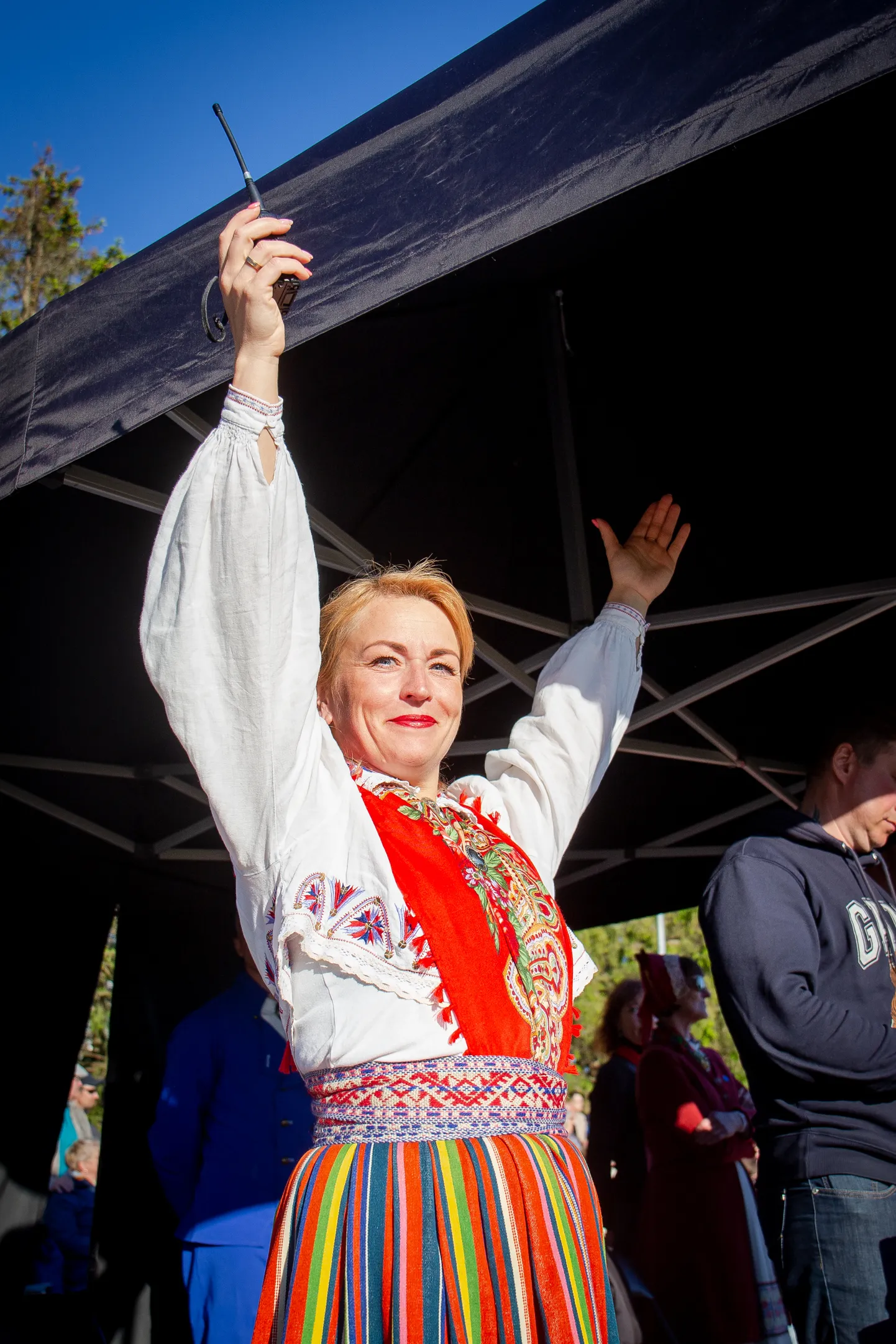 Pärnumaa tantsupidu 2022 Lavassaare staadionil. Pildil peakorraldaja Jekaterina Eensalu.