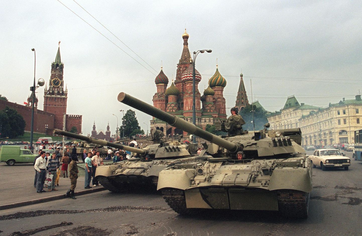 Tankid Punasel väljakul 19. augustil 1991.
 