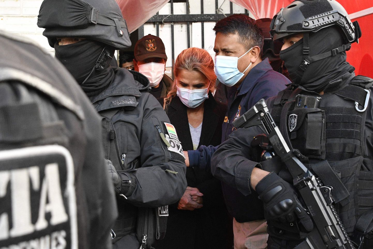 Boliivia endine ajutine president Jeanine Áñez võeti kinni terrorismi ja mässule õhutamise süüdistuste alusel.