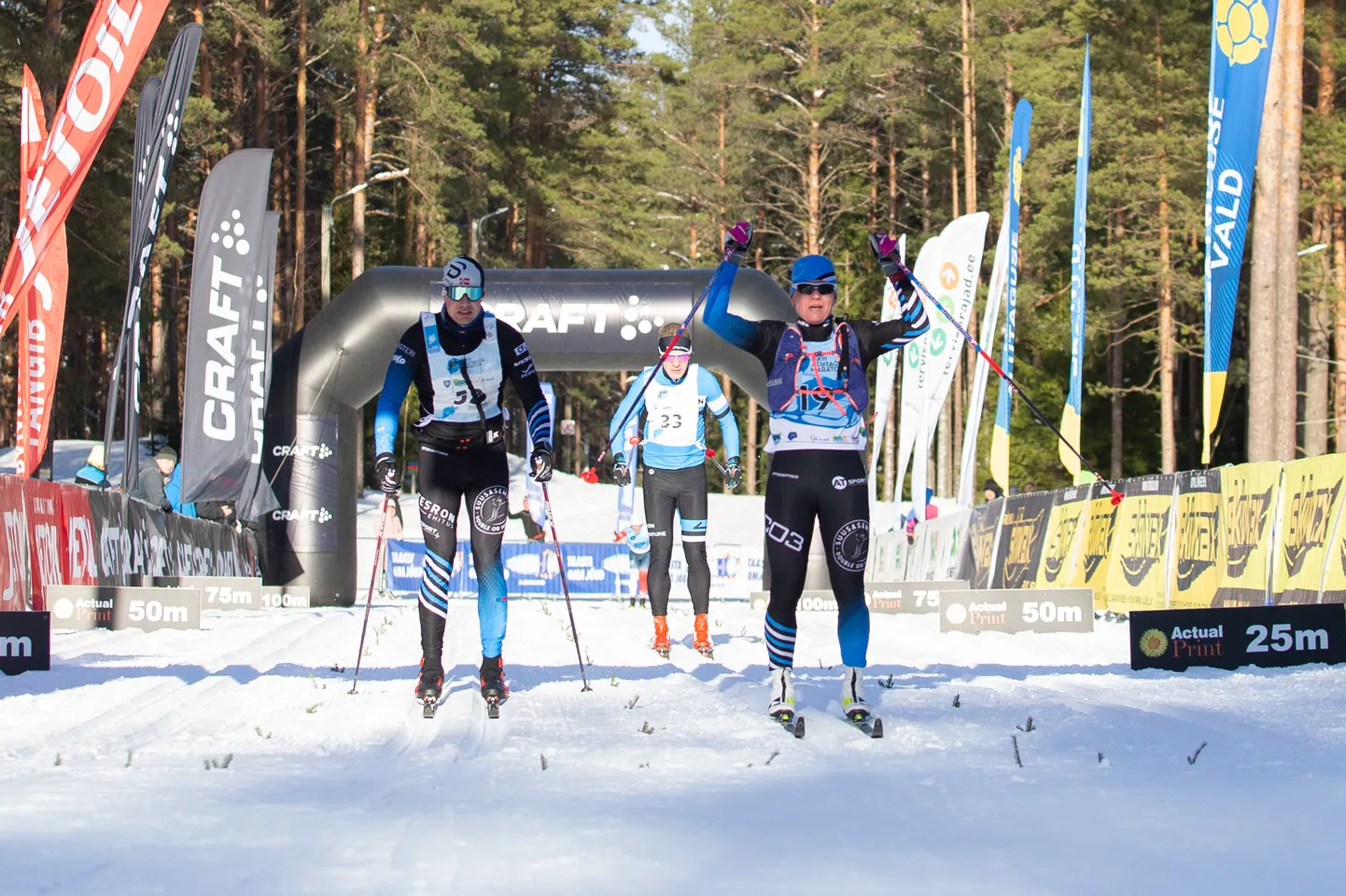 Tatjana Mannima sai Alutaguse maratoni lõpujoonel naiste arvestuses võitjana käed taeva poole lüüa teist aastat järjest. Temast kiiremad suutsid seekord olla vaid 14 meest.
